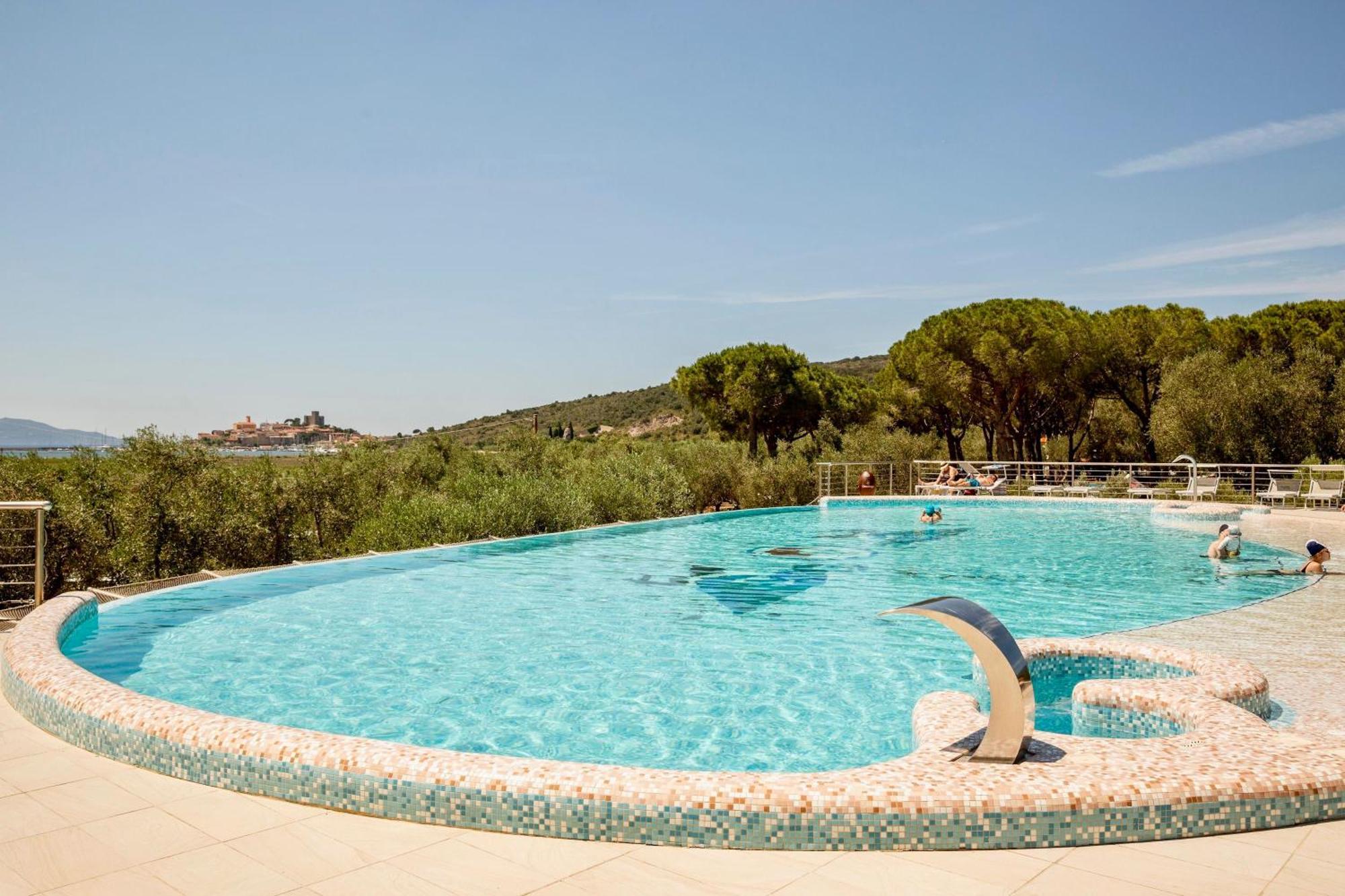 Isa - Residence With Pool And Private Beach In Talamone Just 500 Mt From The Beach Eksteriør billede